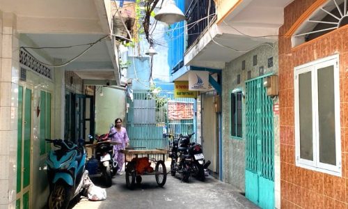 Bán nhà quận 4, khu dân cu, 2 mặt tiền trước và sau, Hẻm 1/ gần mặt tiền đường !