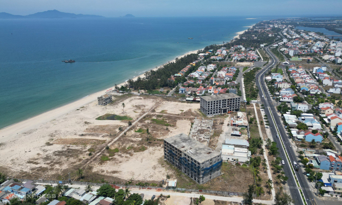 Một dự án nghỉ dưỡng chậm tiến độ ở TP Hội An, Quảng Nam, tháng 4/2024. Ảnh: Đắc Thành