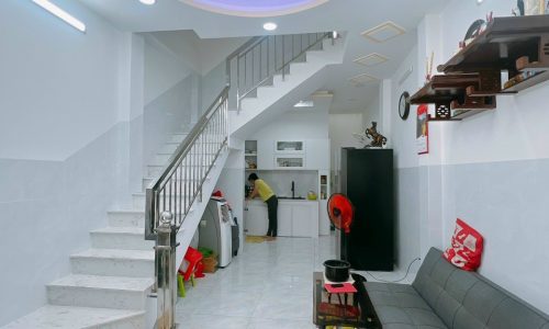 Bán nhà quận 4, 4 tầng, lô nhì Vĩnh Khánh, 35m3 đất, hẻm 3m, 3,9 Tỷ !