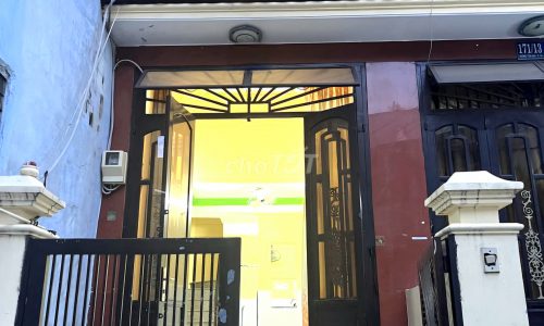 Cho thuê nhà nguyên căn quận 4, 3 Tầng, 2 phòng ngủ, 2 Toilet, có thể kinh doanh nhỏ đường Tôn Đản !