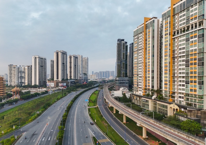 Bất động sản khu Đông TP HCM với các cao ốc chung cư, tháng 1/2025. Ảnh: Quỳnh Trần