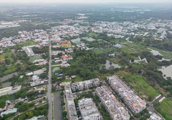 Bất động sản khu Tây TP HCM với các khu đất nền, nhà phố, đất nông nghiệp. Ảnh: Quỳnh Trần