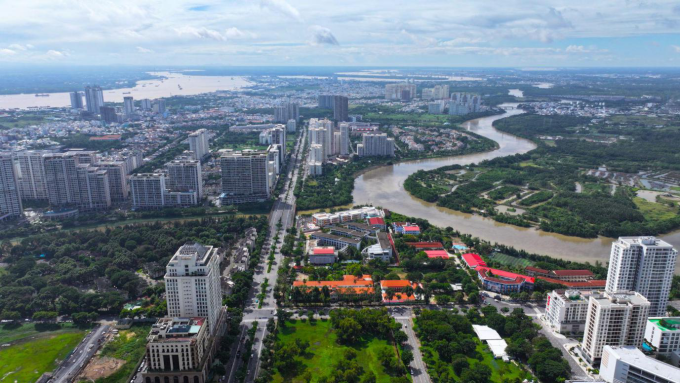 Bất động sản khu Nam dọc tuyến đường lớn. Ảnh: Hoàng Giang