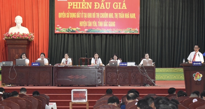 Phiên đấu giá 60 lô đất tại khu Chuôm Nho, thị trấn Nhã Nam, huyện Tân Yên. Ảnh: Cổng thông tin điện tử huyện Tân Yên