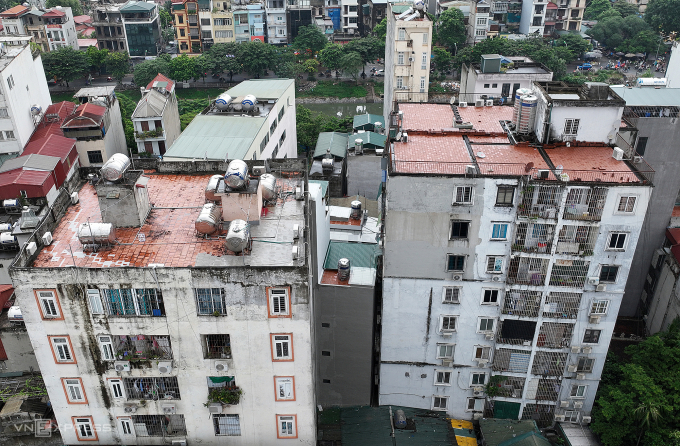 Hai tòa nhà chung cư mini ở quận Thanh Xuân, tháng 9/2023. Ảnh: Ngọc Thành
