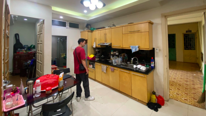 Phòng khách và bếp - ăn trước cải tạo. Ảnh: Cao Hòa