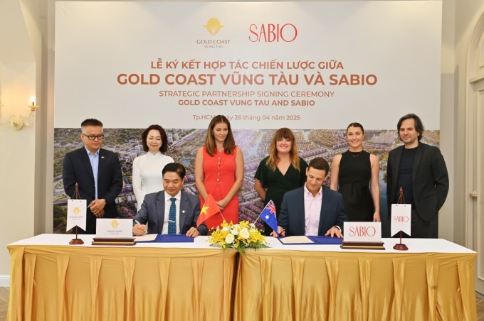 Đại diện Gold Coast Holdings và Sabio ký kết hợp tác chiến lược. Ảnh: CĐT