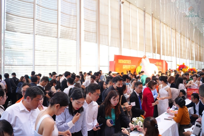 Sự kiện Kỷ nguyên Tây Bắc - Khai sóng tiên phong thu hút đông đảo người mua. Ảnh: Vinhomes