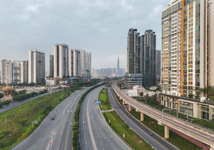 Bất động sản khu Đông TP HCM với các cao ốc, chung cư. Ảnh: Quỳnh Trần