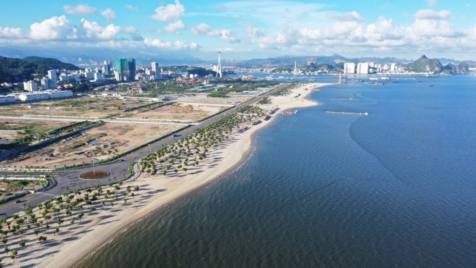 Dự án Sun Elite City ôm trọn bờ biển Bãi Cháy. Ảnh: Ánh Dương